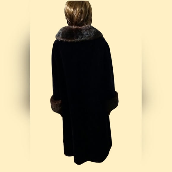 70s Vintage Faux Fur Winter Coat by Borglaska, Stall design / Sz M-L / Black - Picture 7 of 16